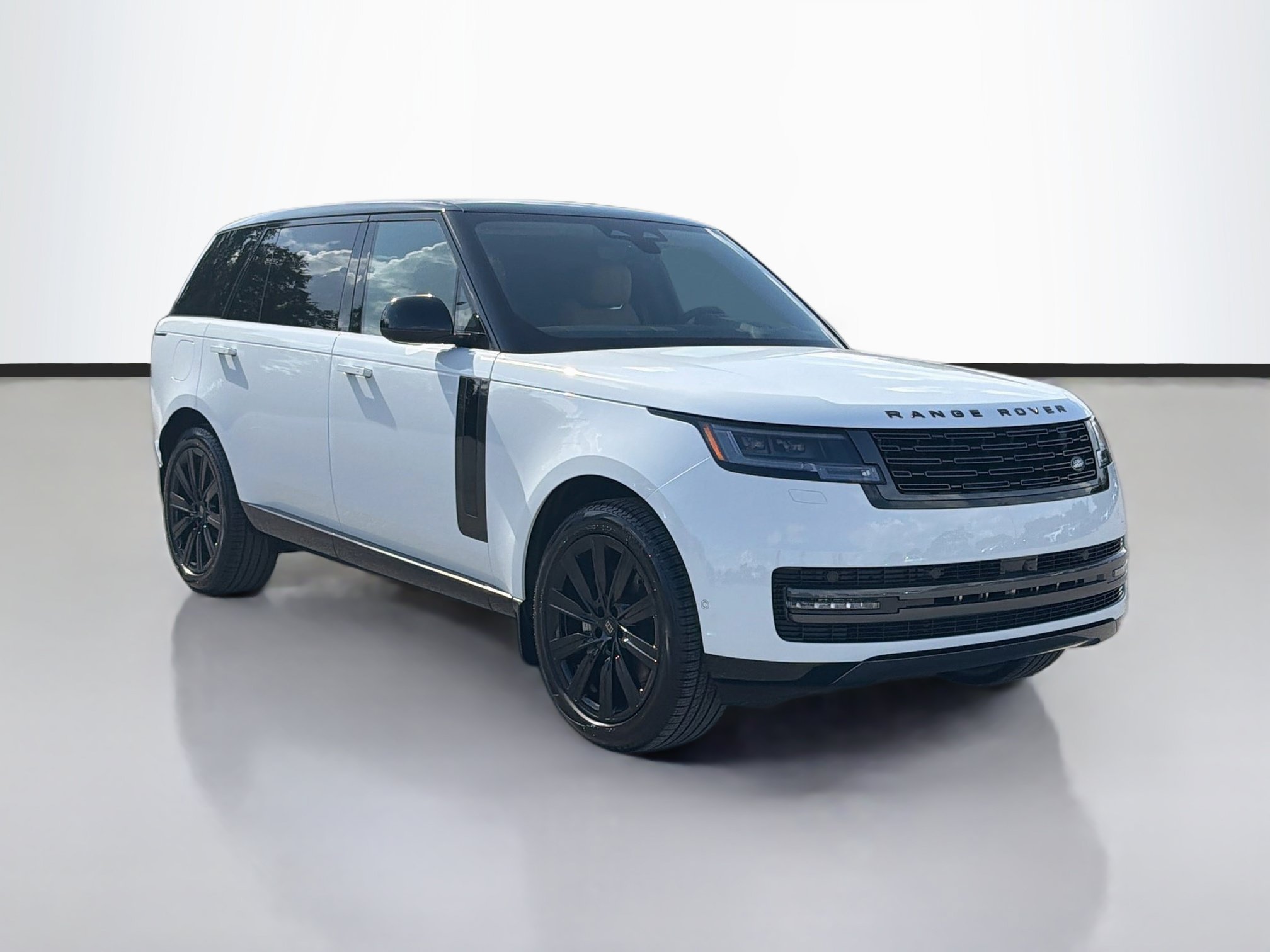 New 2027 Fuji White Land Rover SE image 7