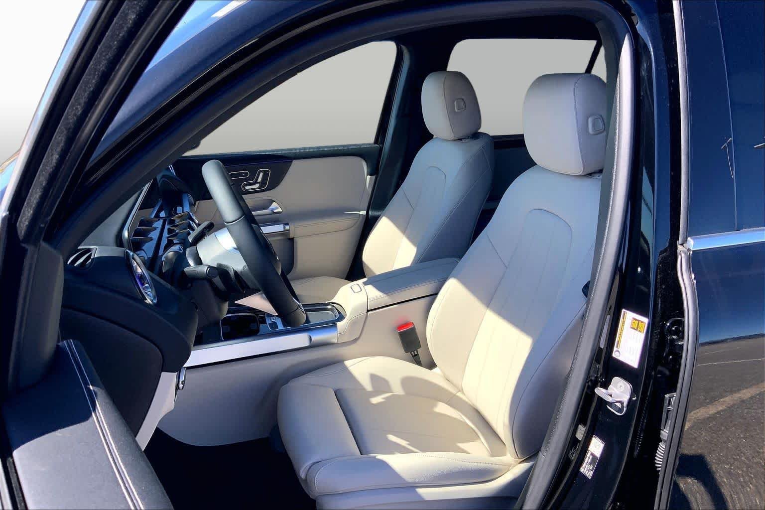 New 2026 Night Black Mercedes-Benz GLB 250 image 14