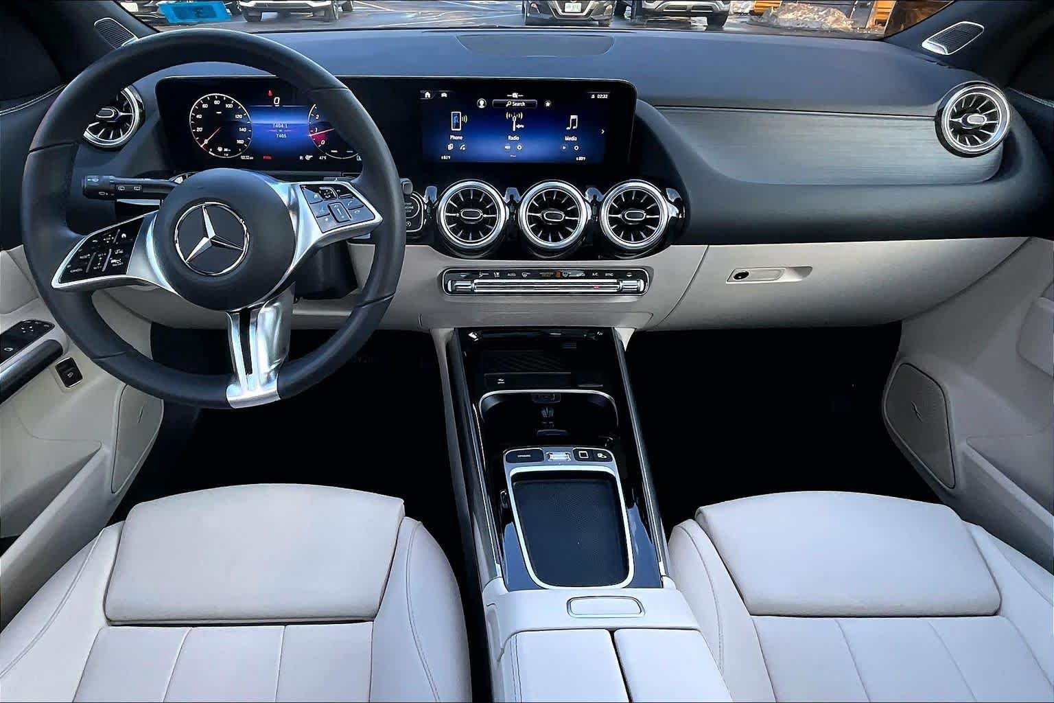 New 2026 Mountain Grey Metallic Mercedes-Benz GLA 250 image 15