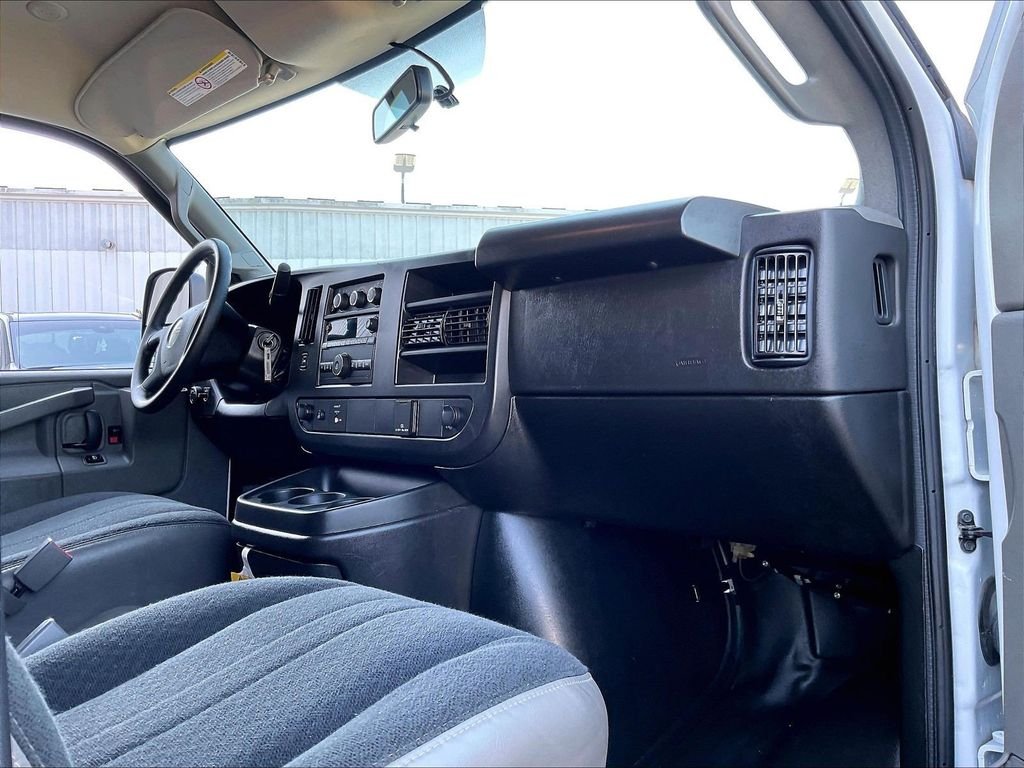 Used 2024 White GMC Work Van image 14