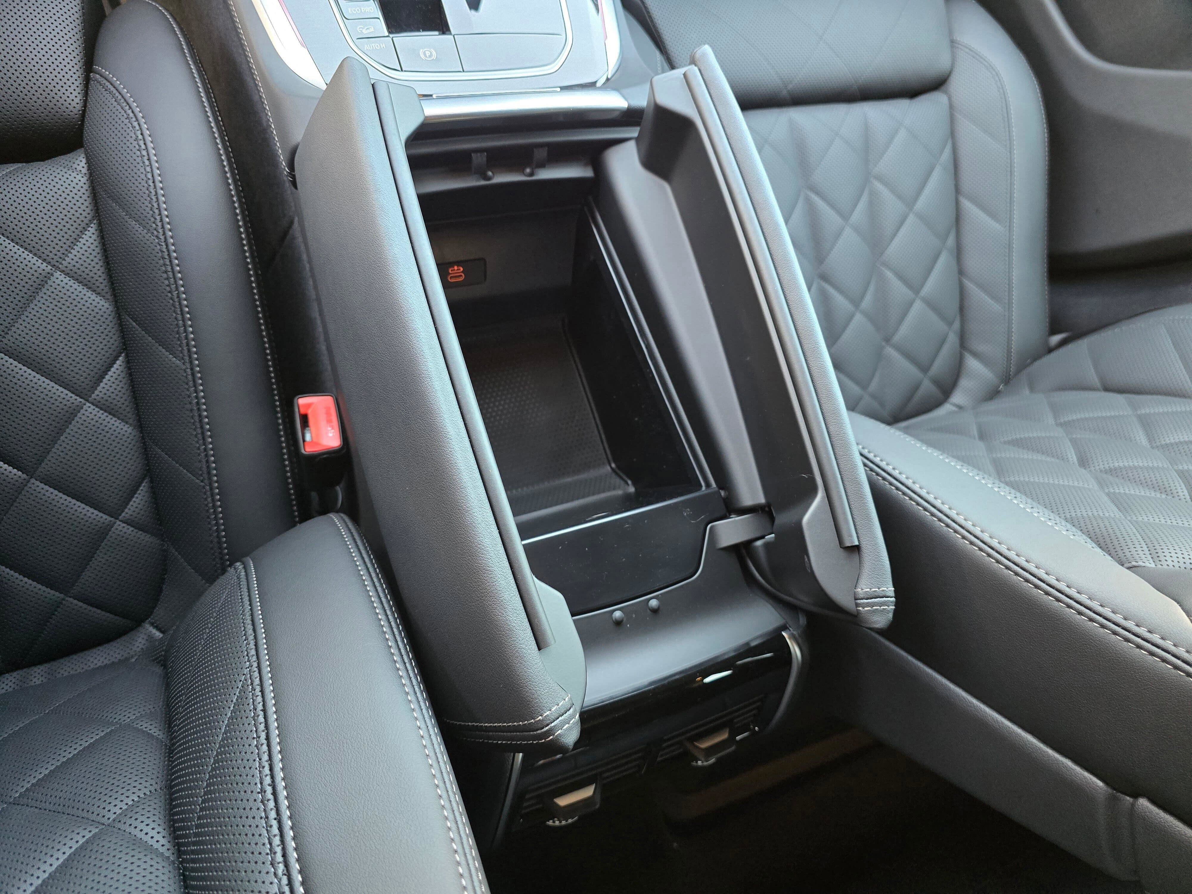 New 2026 Dravit Grey Metallic BMW xDrive40i image 25