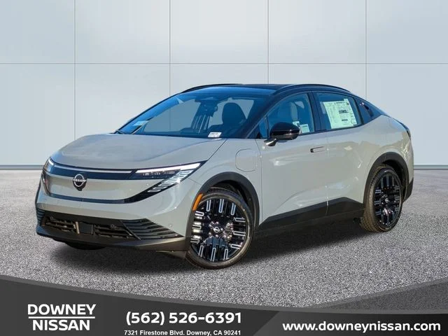 2026 Nissan Leaf Platinum+'s photo