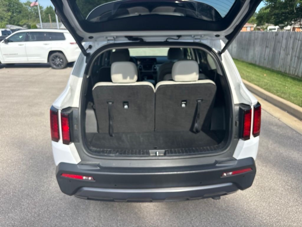 Used 2023 White Kia X-Line EX image 40