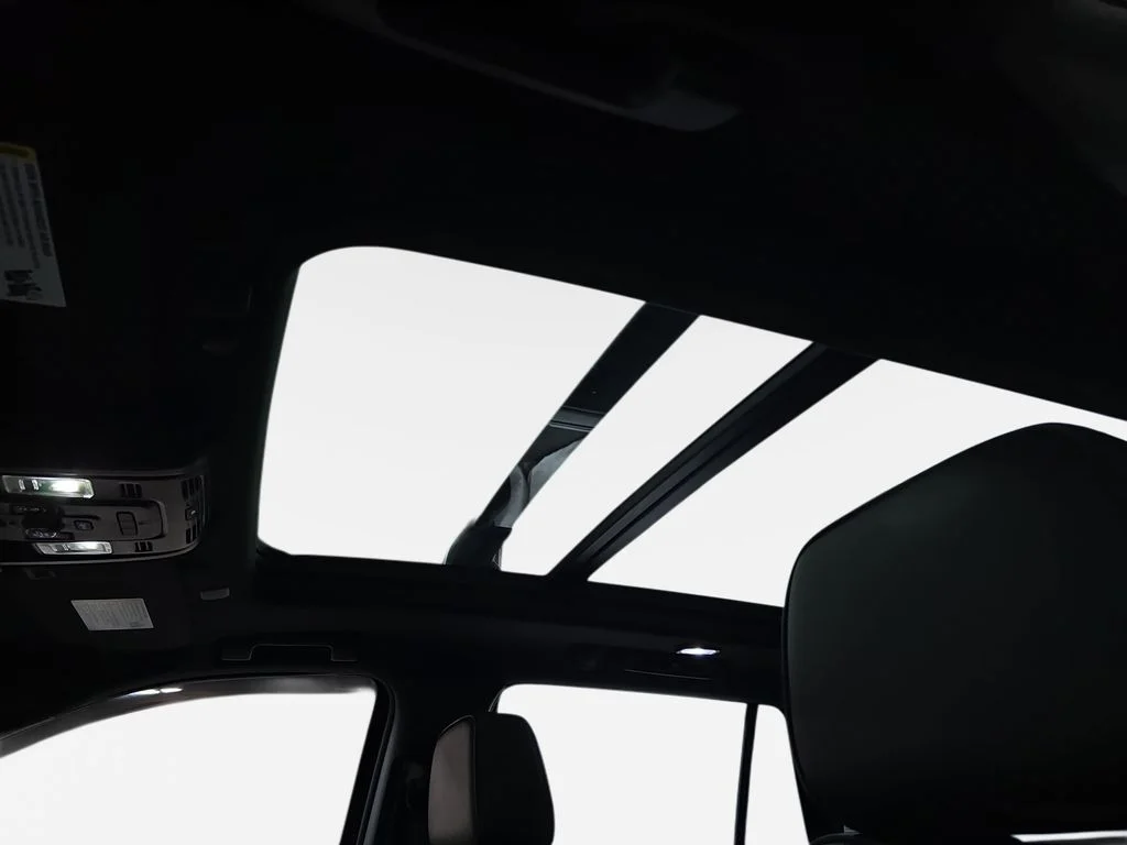 Used 2021 White GMC Denali image 31