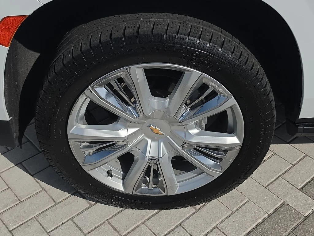 Used 2023 Summit White Chevrolet High Country image 7