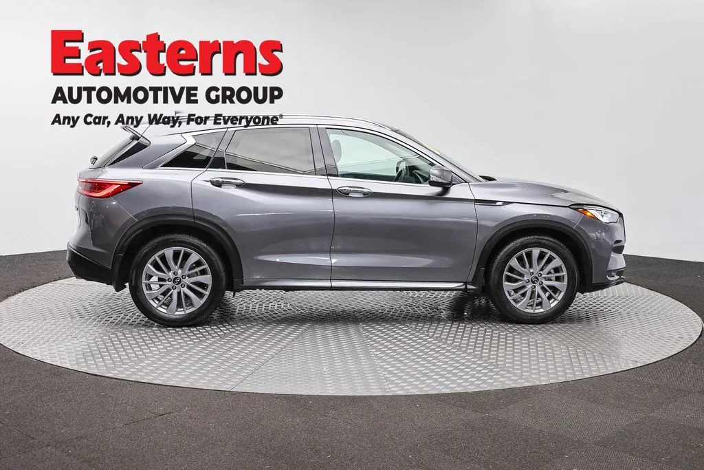 Used 2023 Gray INFINITI LUXE image 4