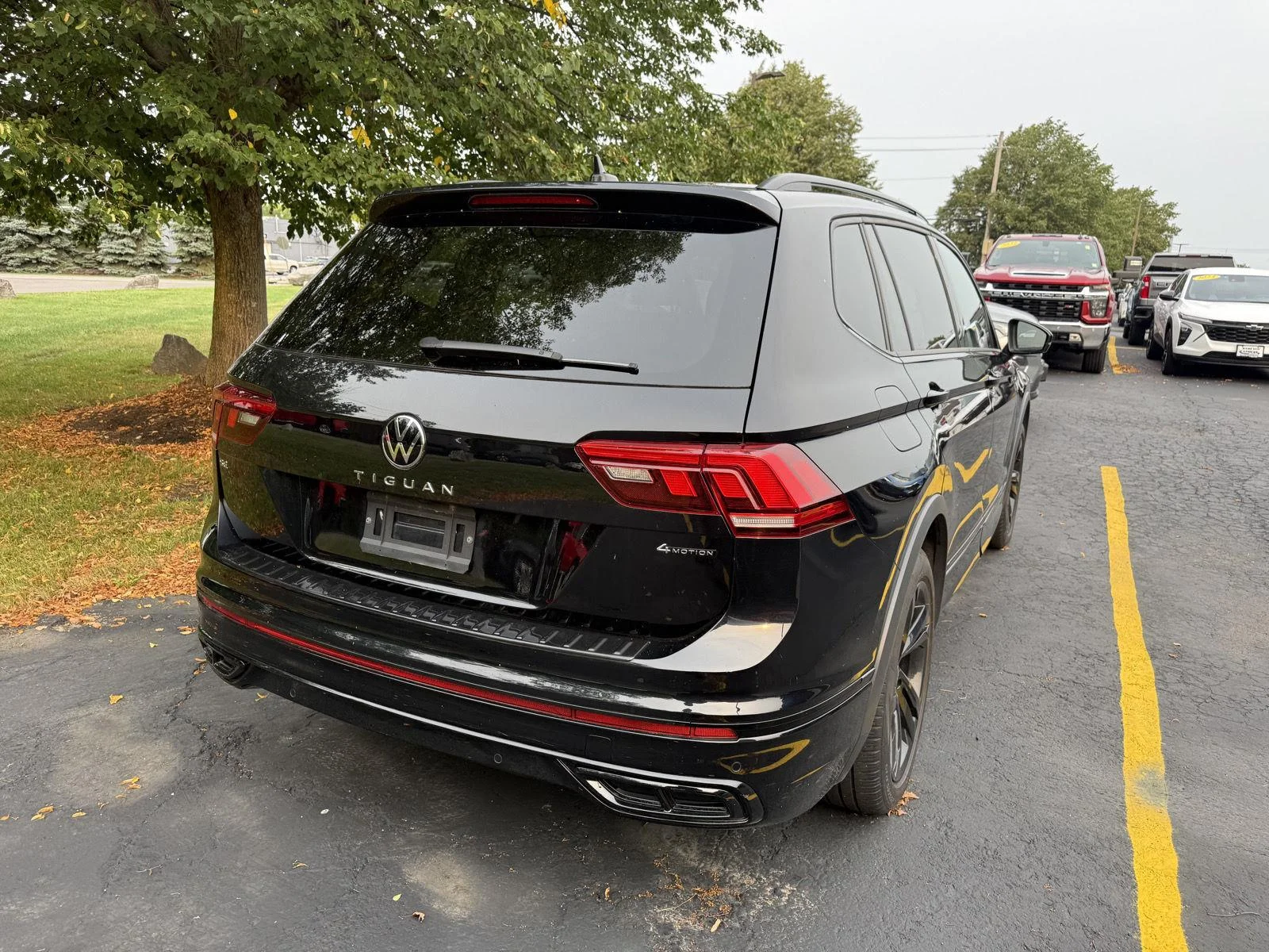 Used 2024 Deep Black Pearl Volkswagen SE R-Line Black image 9