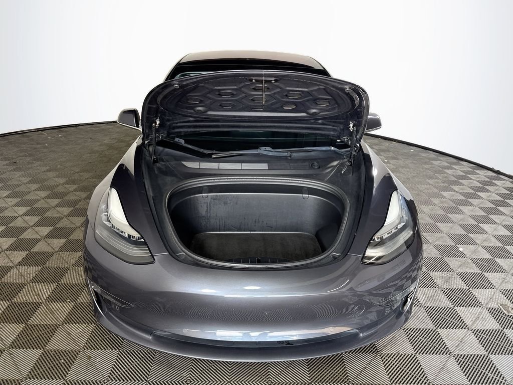 Used 2018  Tesla Performance image 23
