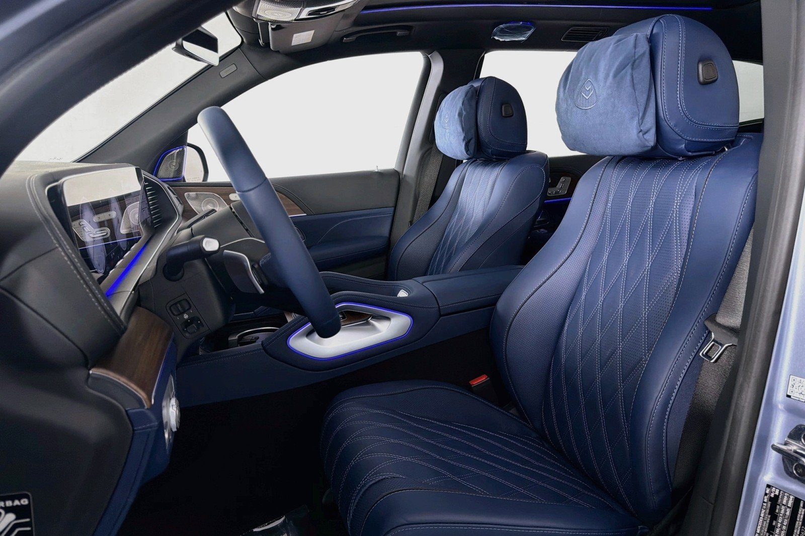 New 2026 MANUFAKTUR Cote d Azur Light Blue Metallic Mercedes-Benz Maybach GLS 600 4MATIC® SUV image 20