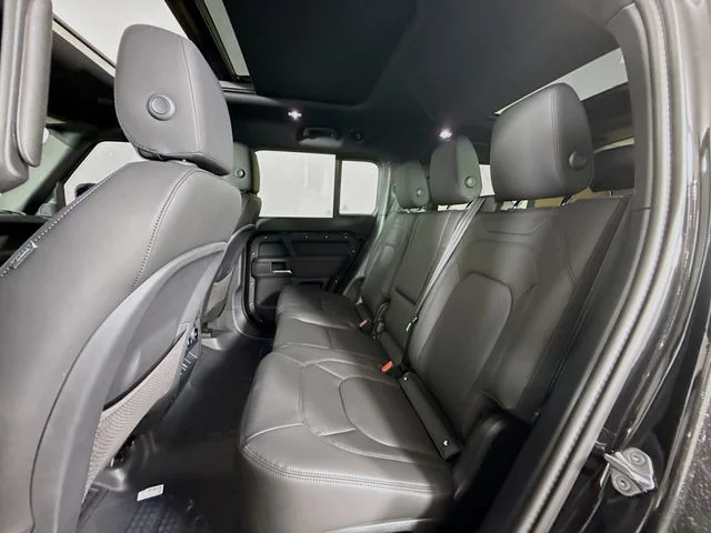 New 2026 Santorini Black Metallic Land Rover S image 24