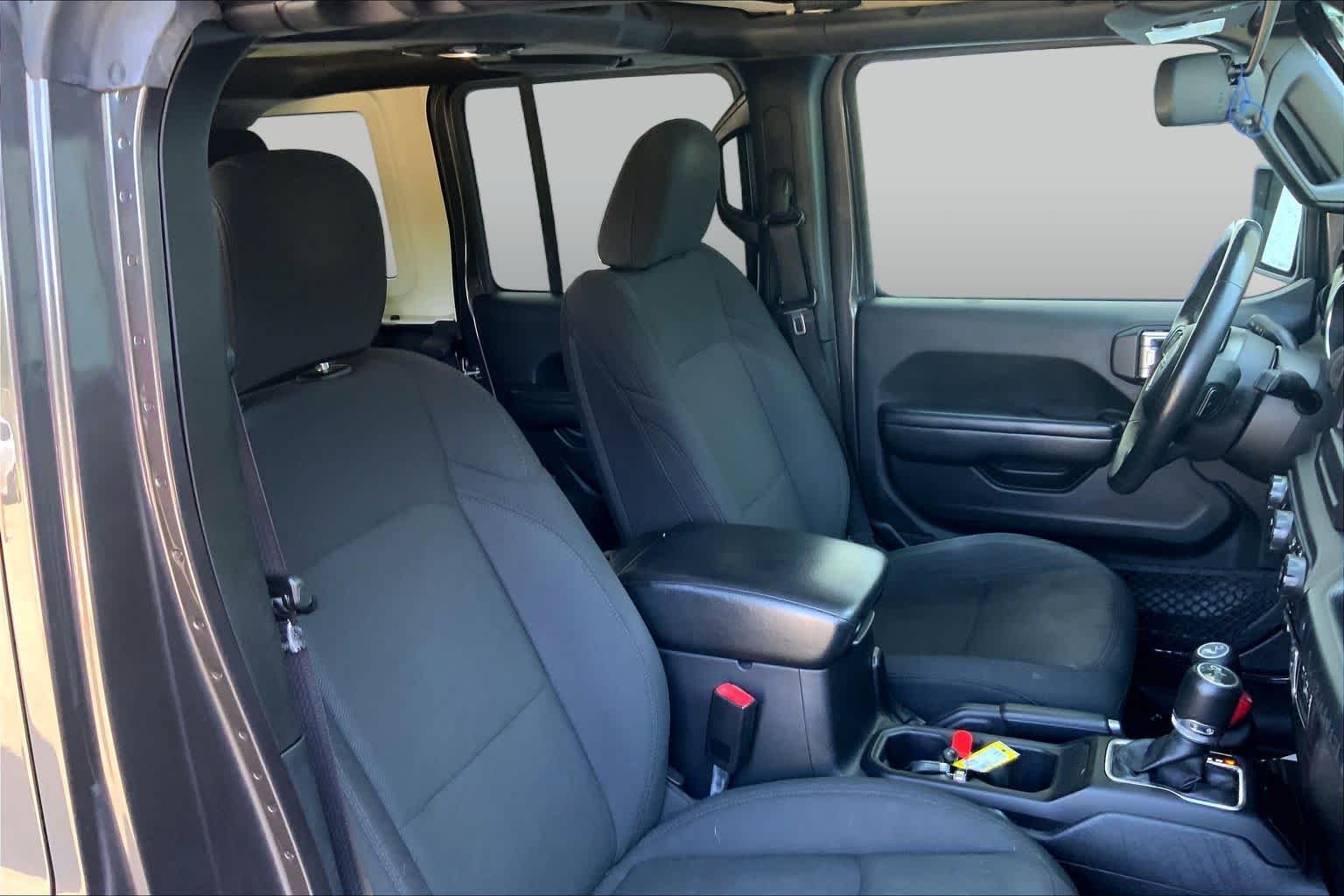 Used 2018 Granite Crystal Metallic Clearcoat Jeep Sport S image 9