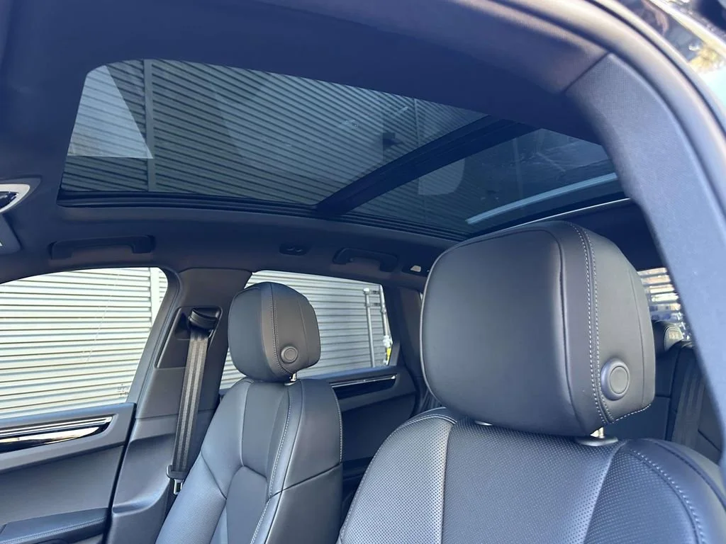 2026 Porsche Macan - Photo 6