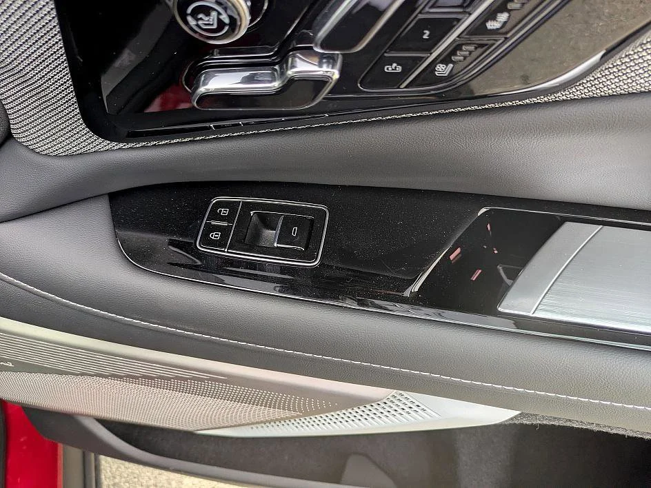 2025 Cadillac OPTIQ Luxury 2 - Photo 33
