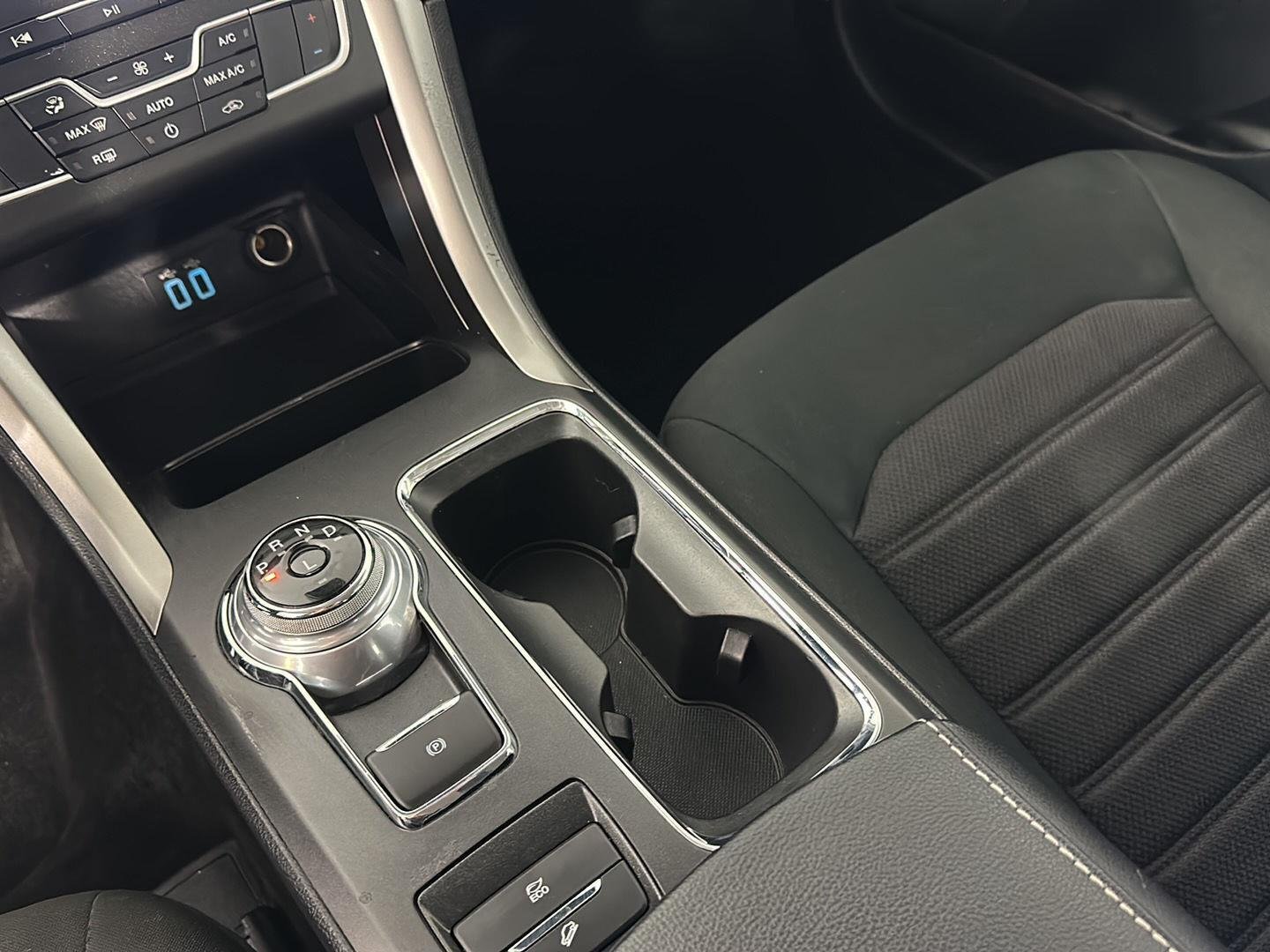 Used 2020 Magnetic Ford SE image 15