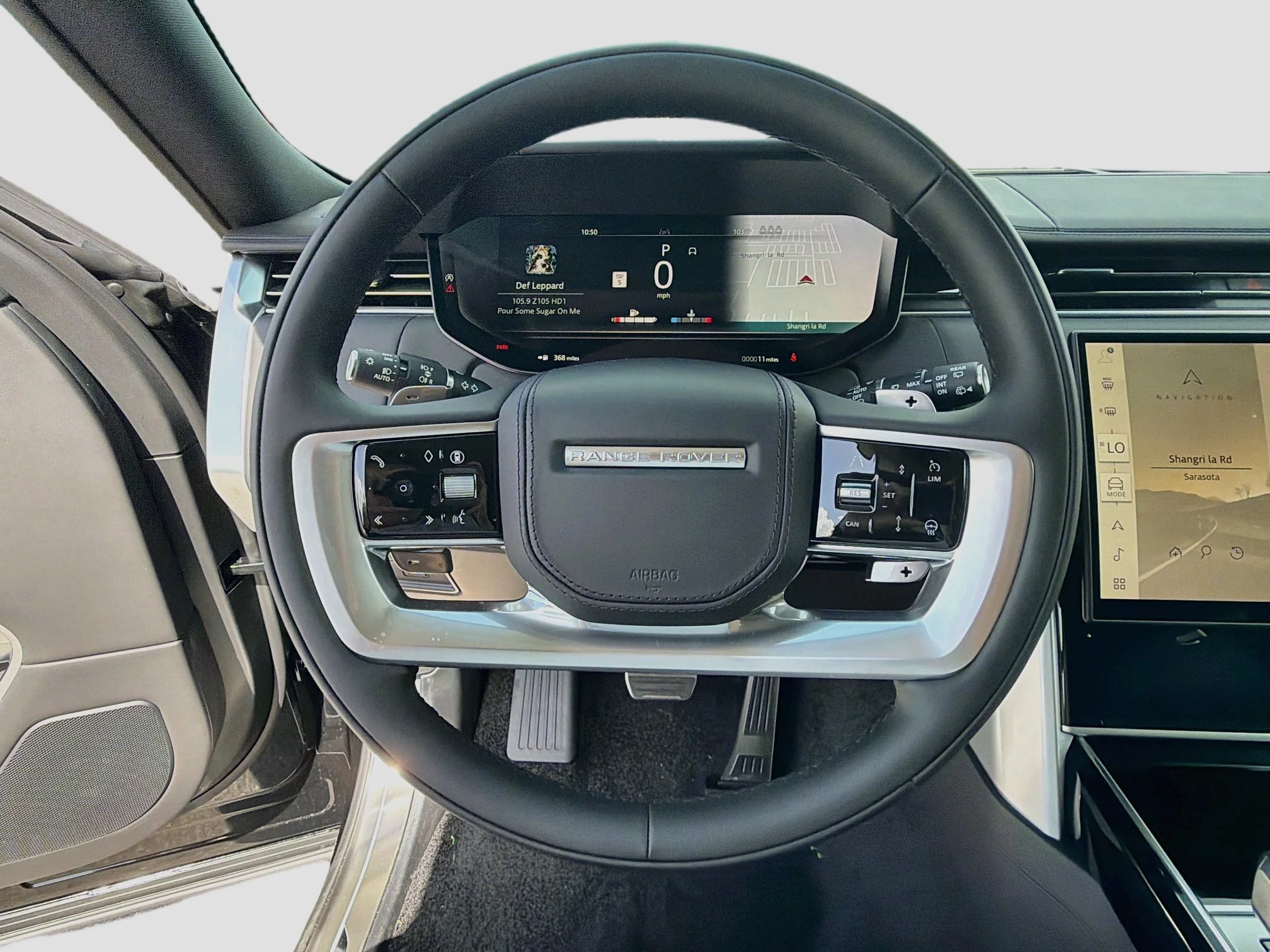 New 2026 Santorini Black Land Rover SE image 41