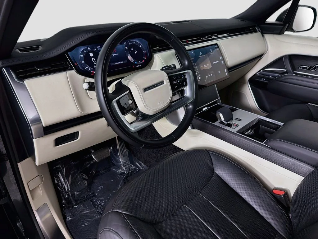 Certified Used 2024 Gray Land Rover SE image 9