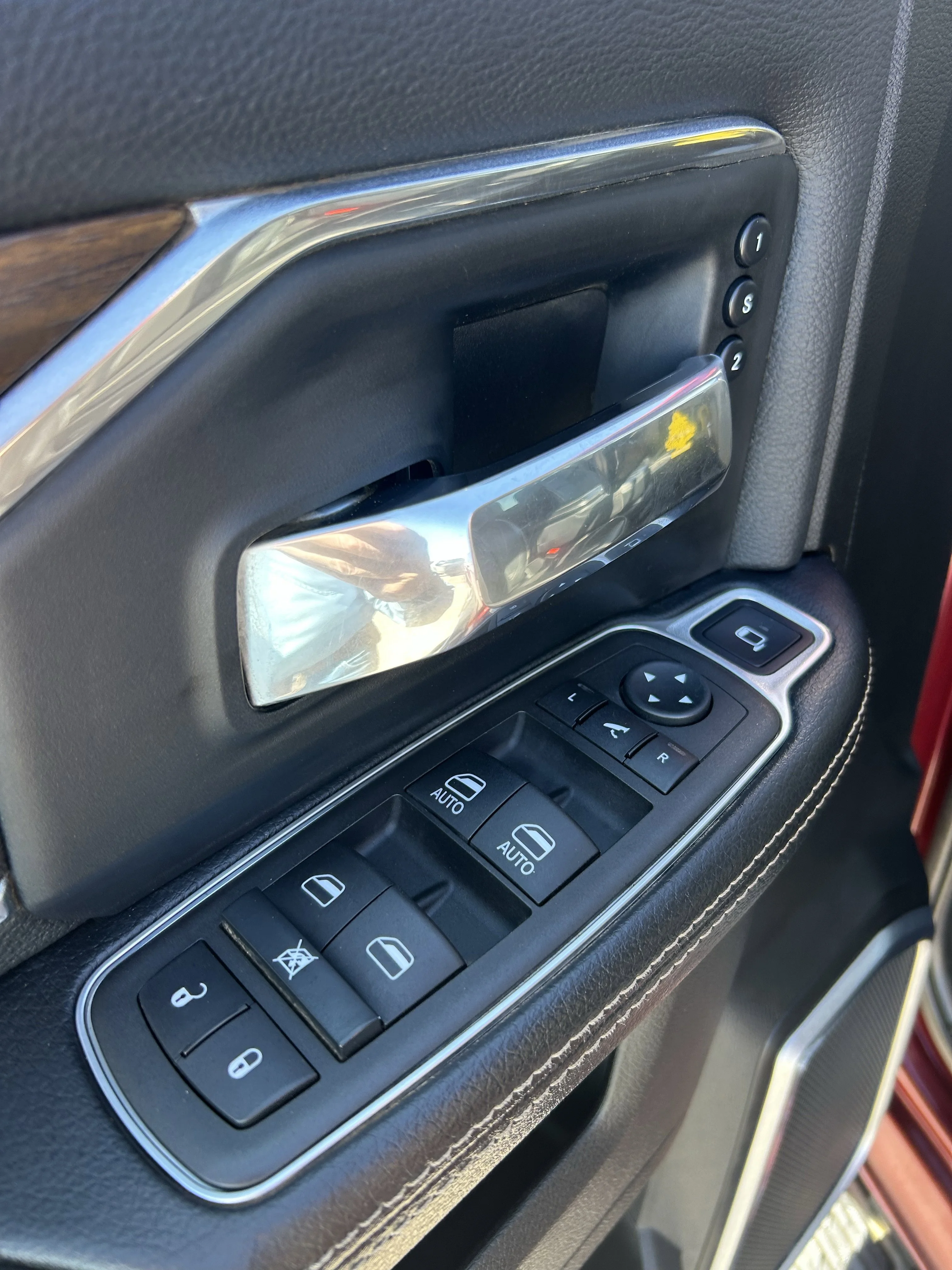 Used 2022 Delmonico Red Pearlcoat Ram Laramie image 10