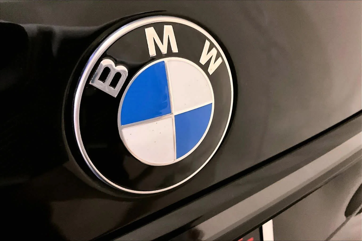 Certified Used 2024 Black Sapphire Metallic BMW xDrive40i image 32