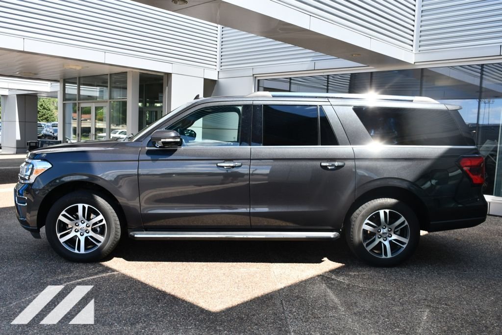 Used 2023  Ford Limited image 3