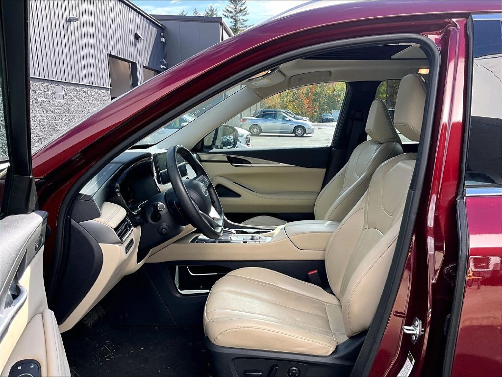 Used 2023 Red INFINITI LUXE image 7