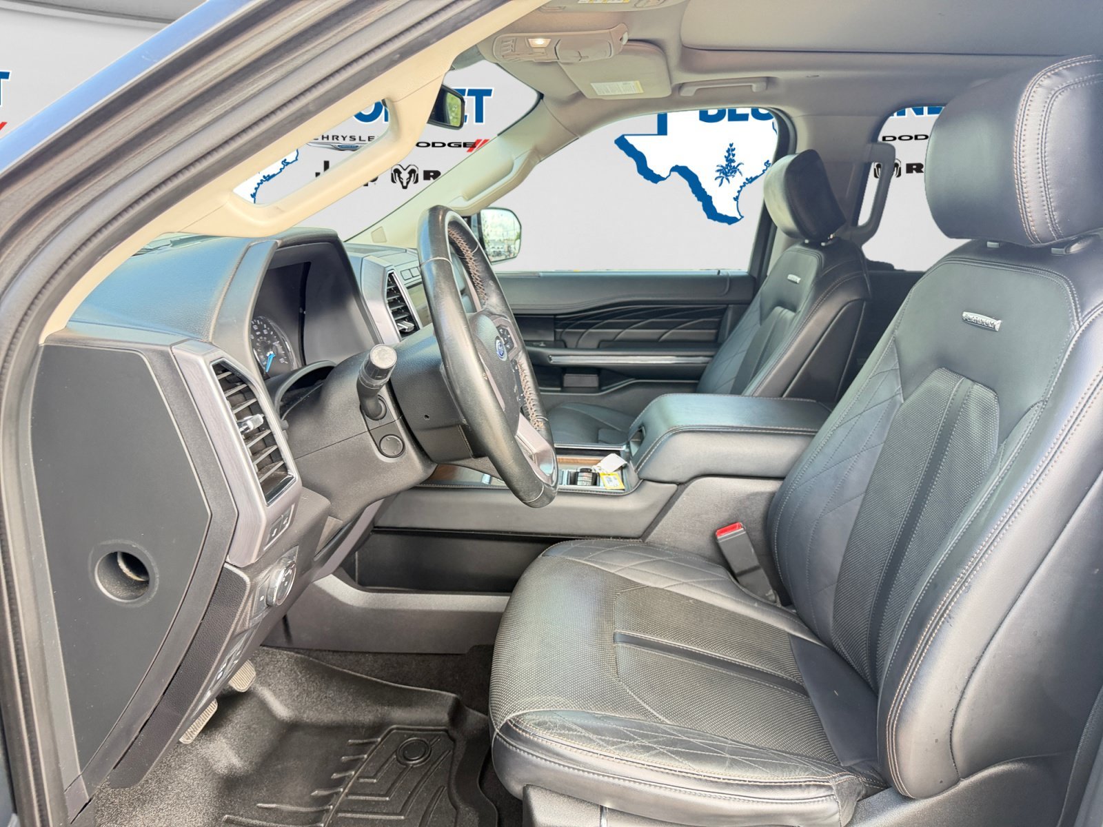 Used 2019 Magnetic Ford Platinum image 11