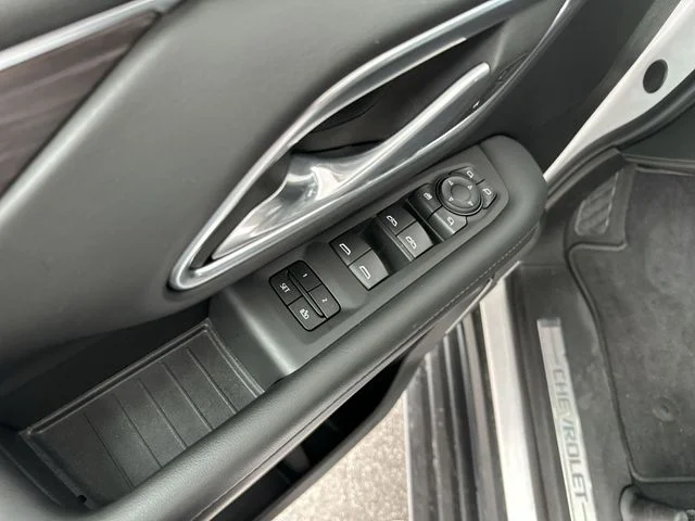 Used 2024 White Chevrolet LT image 14