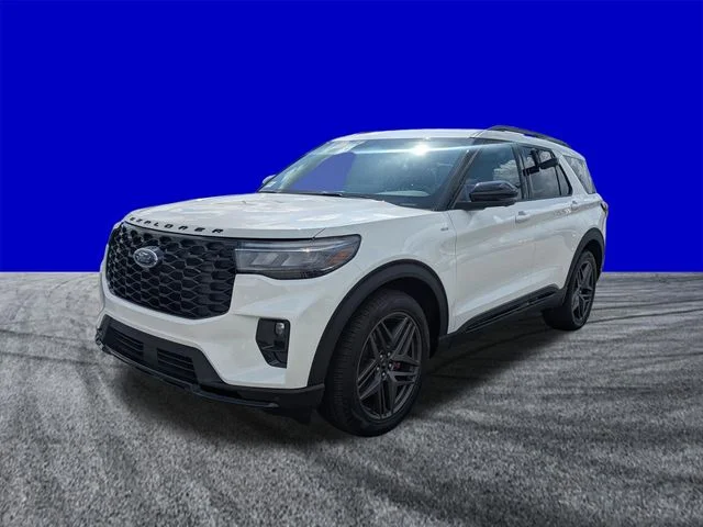 New 2026 Star White Metallic Tri-Coat Ford ST-Line image 8