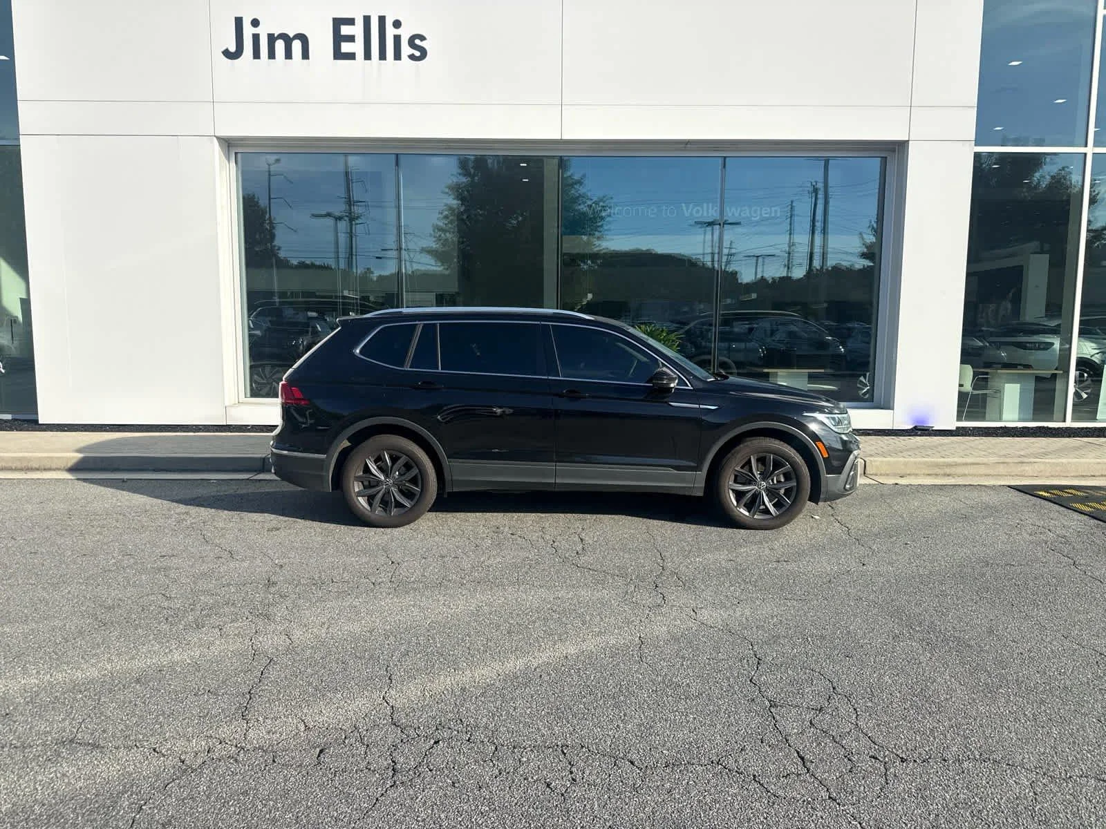 Certified Used 2023 Deep Black Pearl Volkswagen SE image 1
