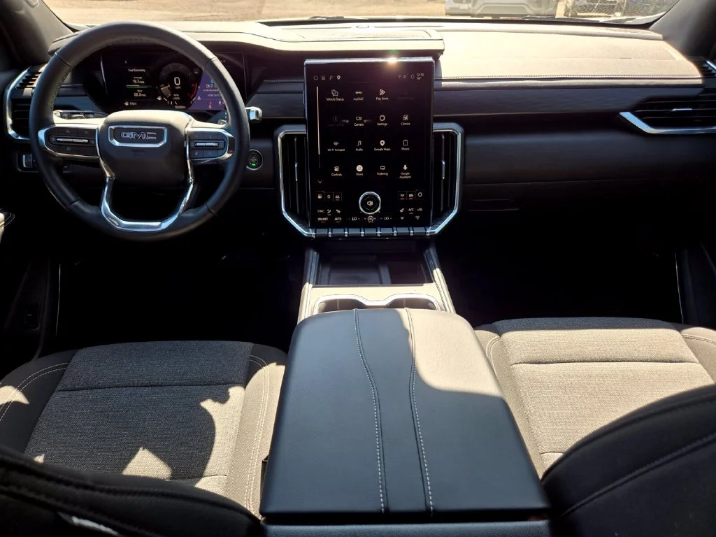 Used 2025 White GMC Elevation image 16