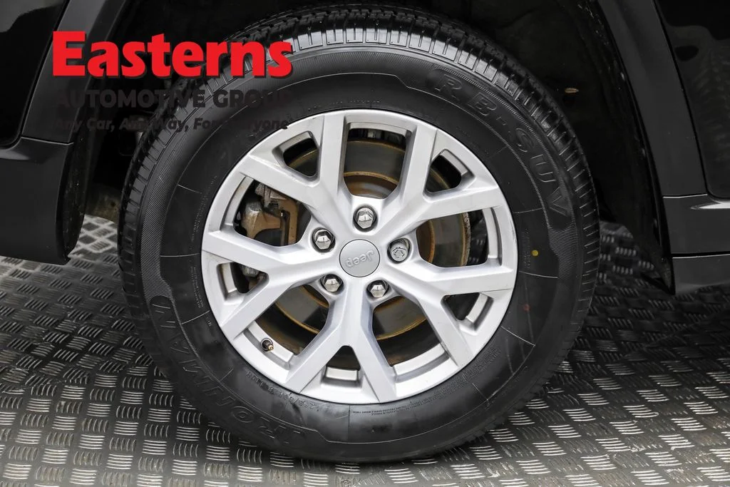 Used 2021 Black Jeep Limited image 29