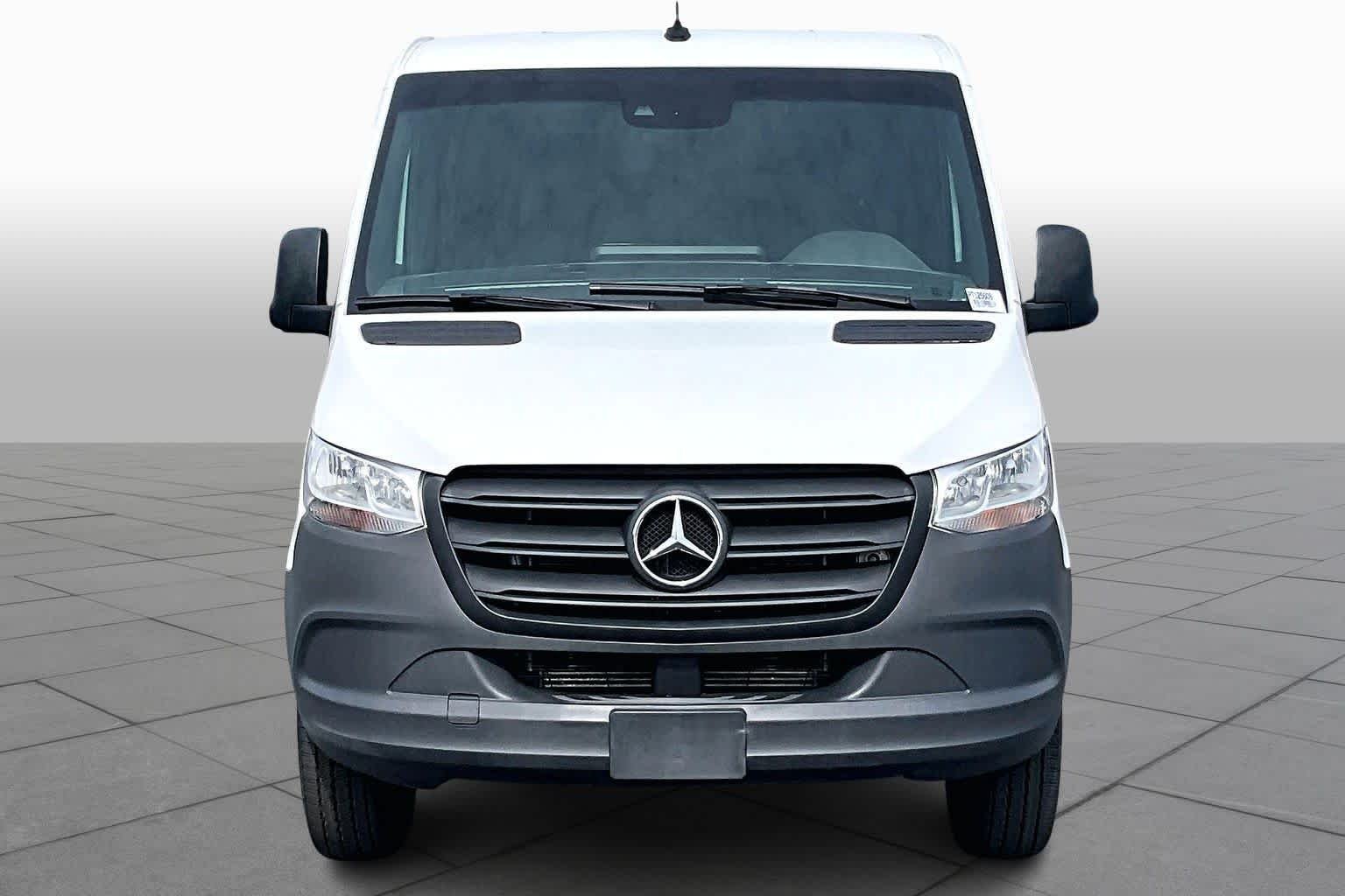 Used 2023 Arctic White Mercedes-Benz  image 4