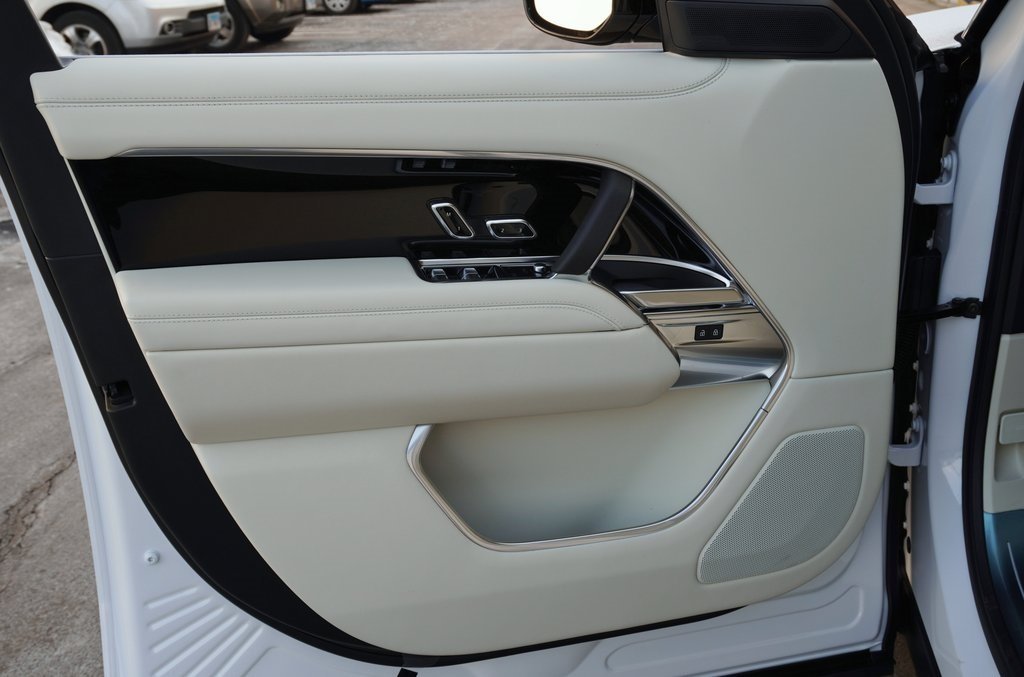 2025 LAND ROVER RANGE ROVER - Image 10