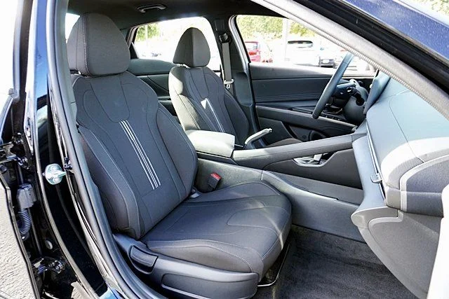 Used 2026 Black Hyundai SEL Sport image 11
