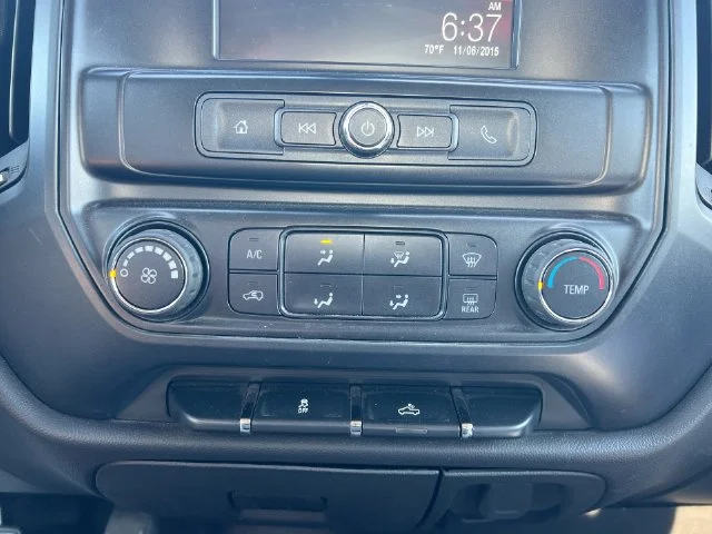 Used 2016 White GMC Base image 19