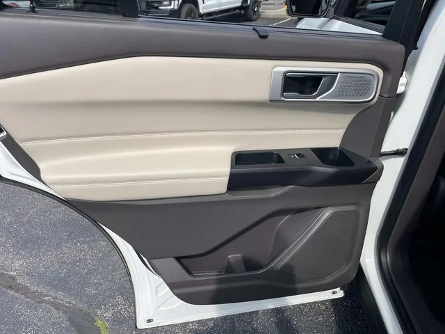Used 2020 White Ford Platinum image 23