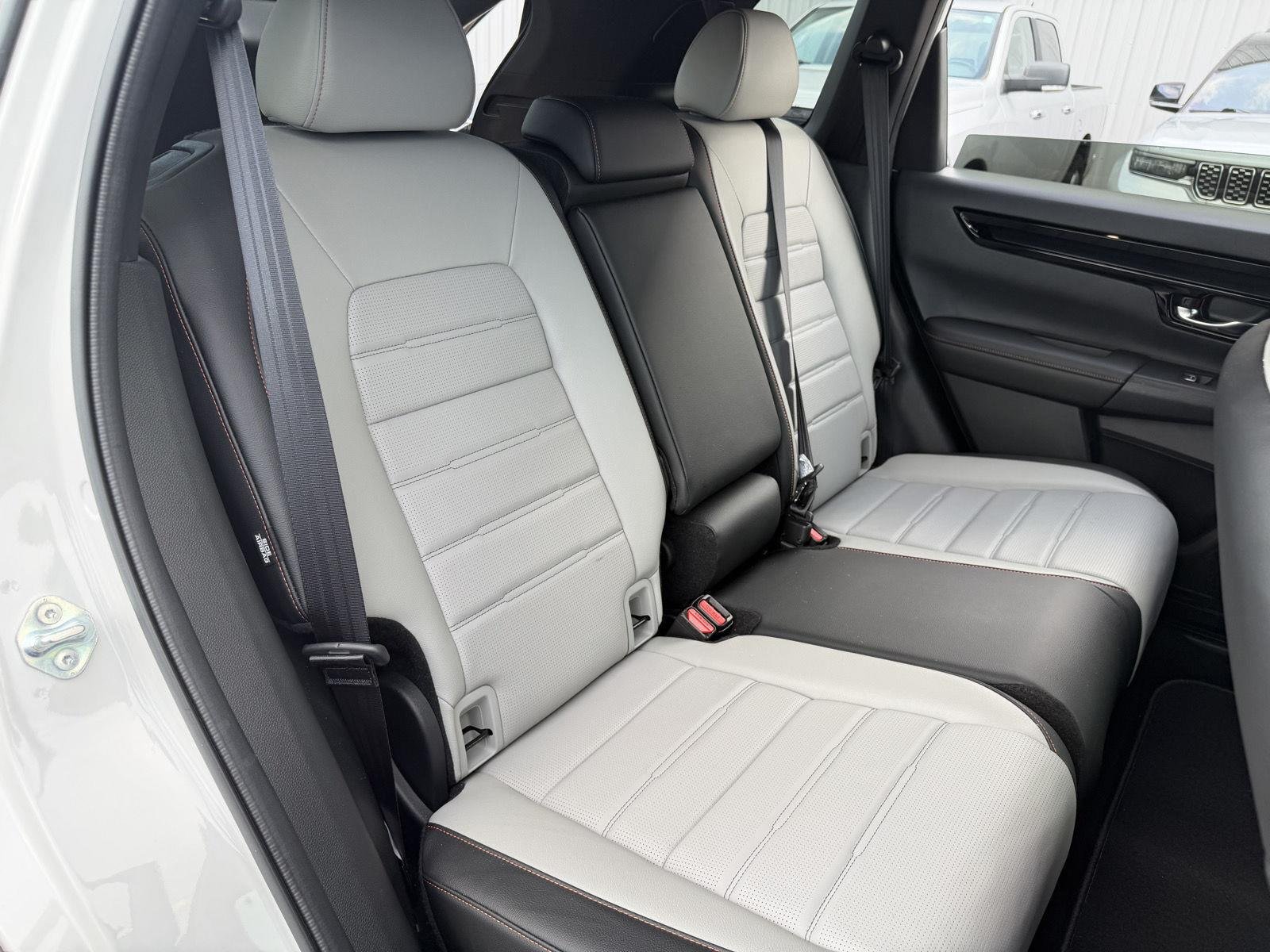 Used 2026 Platinum White Pearl Honda Sport Touring image 21