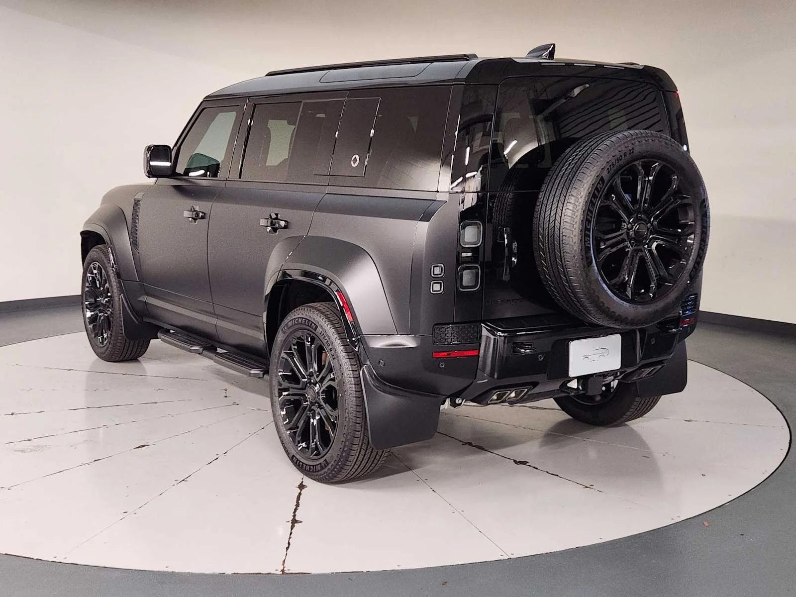 2026 Land Rover Defender OCTA Black - Photo 6