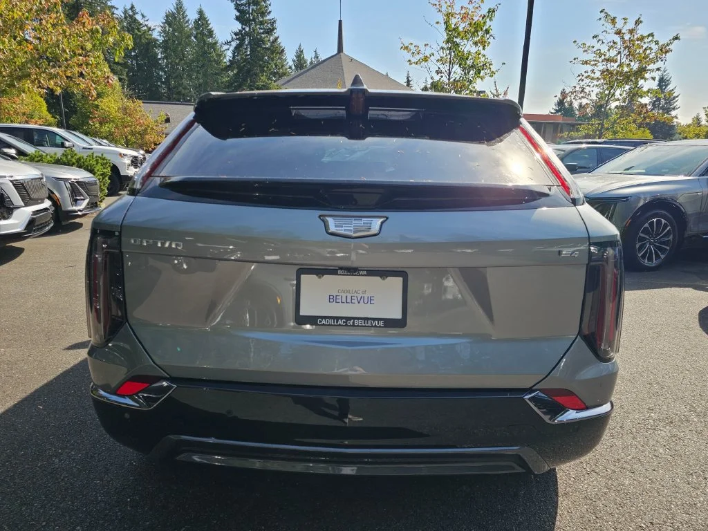 New 2027 Argent Silver Metallic Cadillac Sport image 4