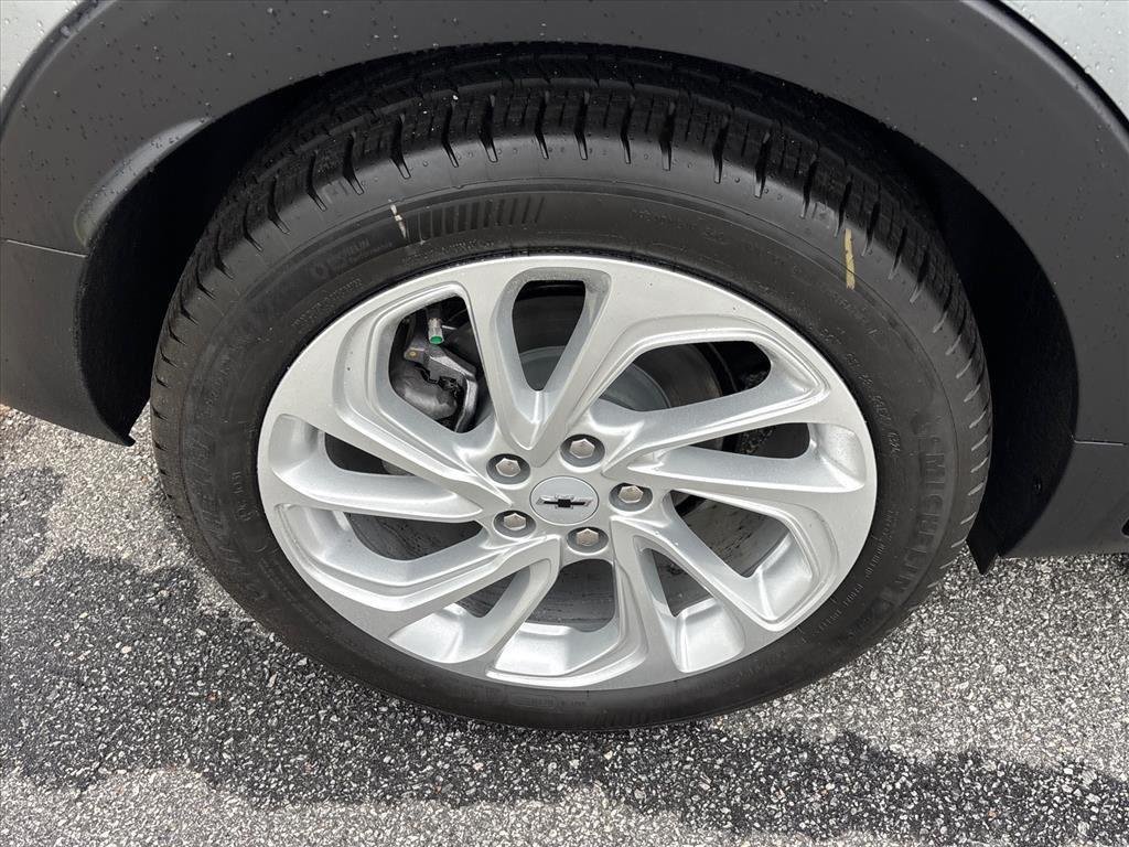 New 2027 Sterling Grey Metallic Chevrolet LT image 26