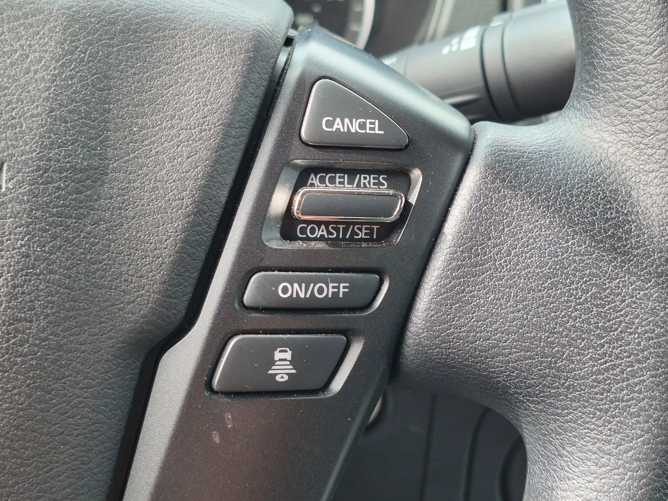 Used 2025 Glacier White Nissan SV image 15