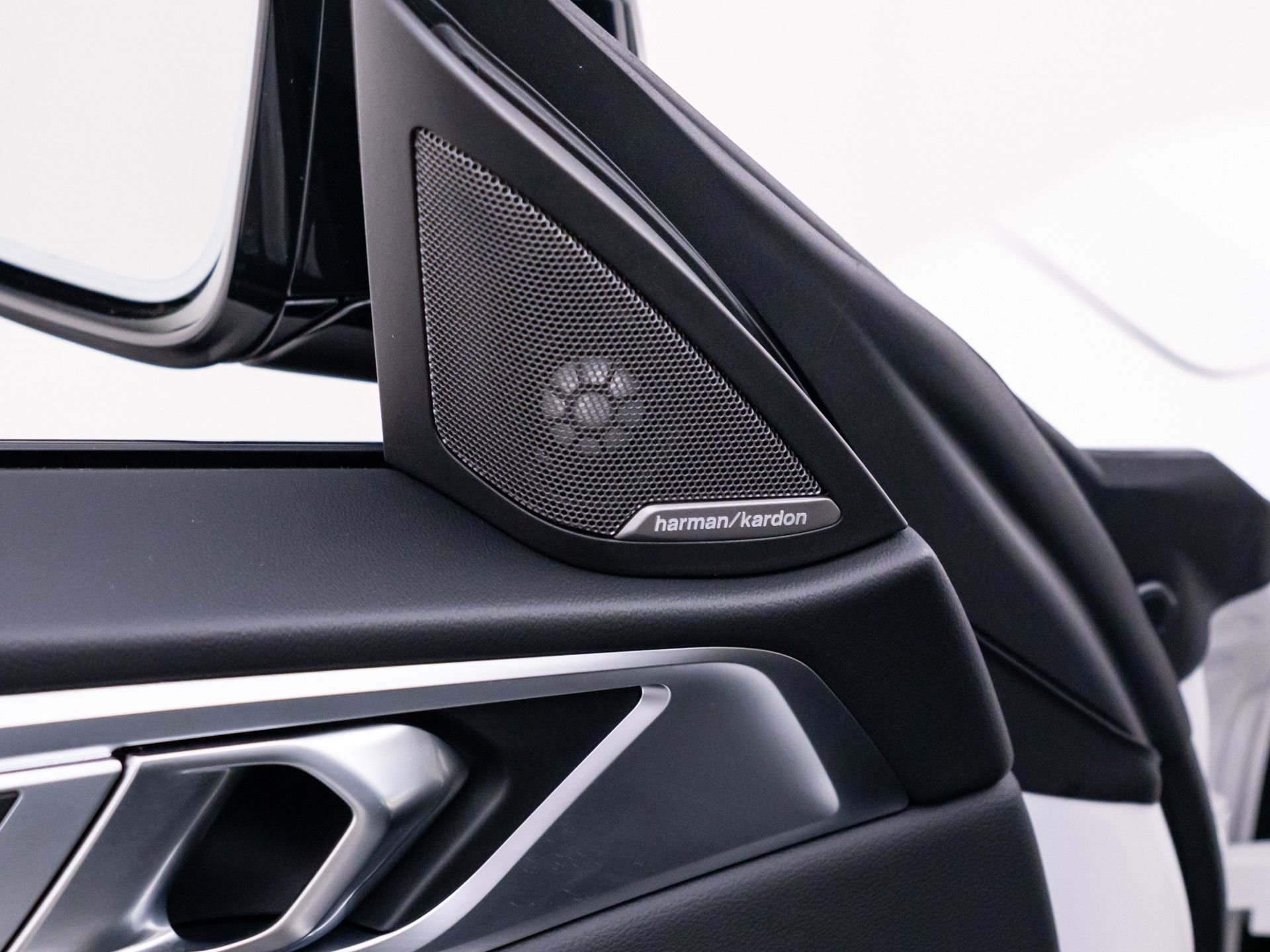 New 2026 Alpine White BMW xDrive40 image 15