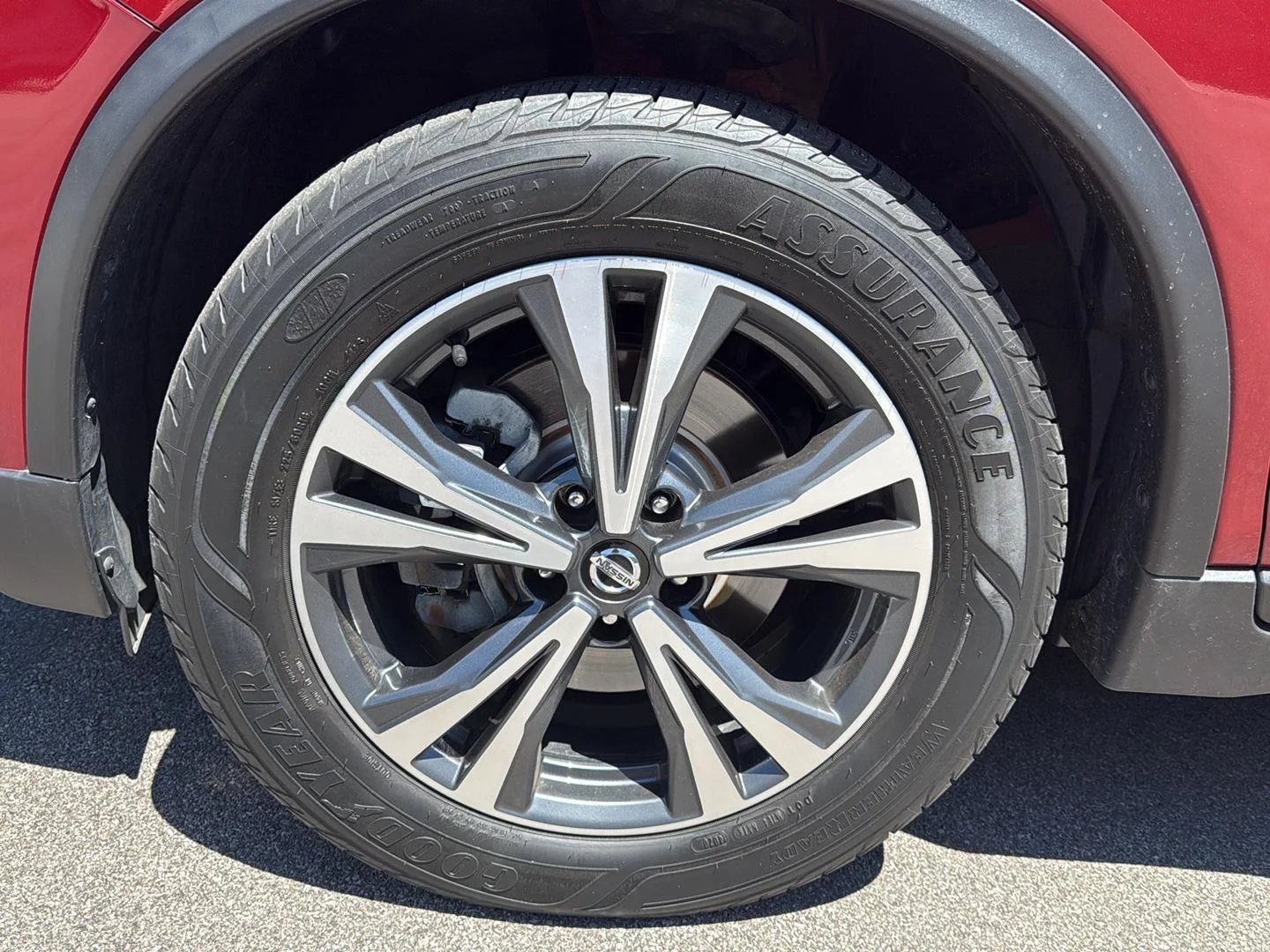 Used 2018 Scarlet Ember Nissan SL Hybrid image 15