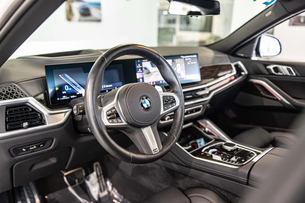 Used 2024 White BMW xDrive40i image 21