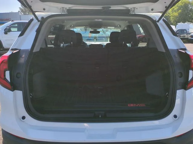 Used 2018 White GMC SLE image 23