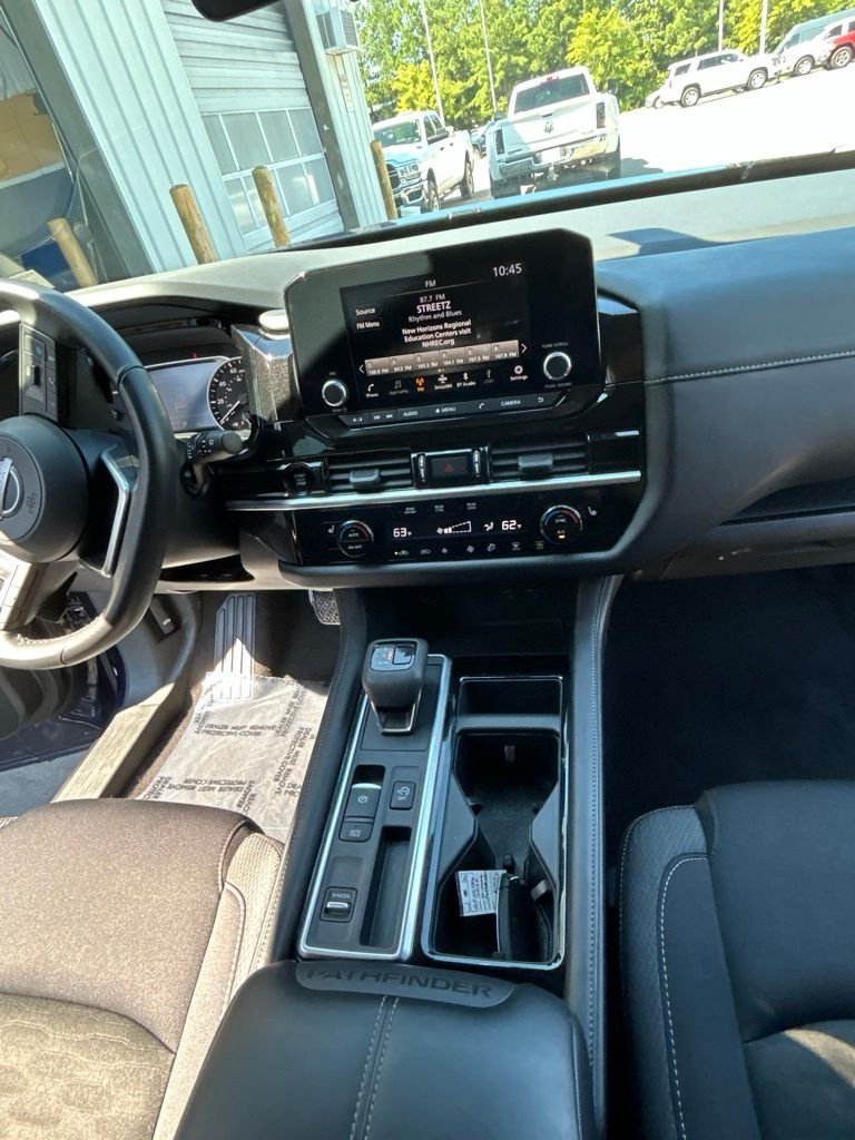 Used 2025 Blue Nissan SV image 18