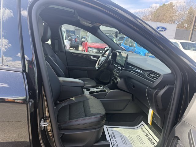 New 2026 Agate Black Metallic Ford ST-Line Select image 3