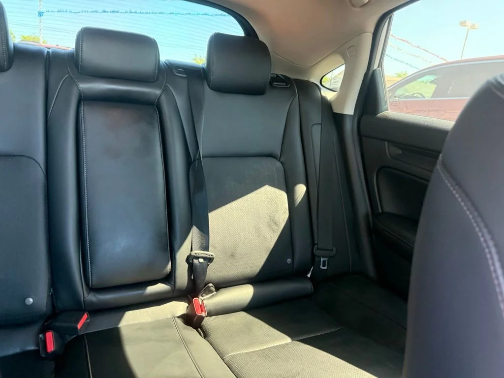 Used 2022 White Honda EX-L image 46