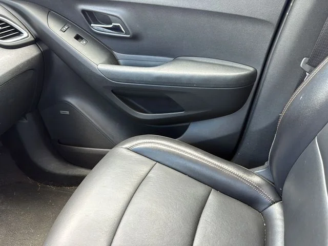 Used 2019 Red Chevrolet Premier image 25