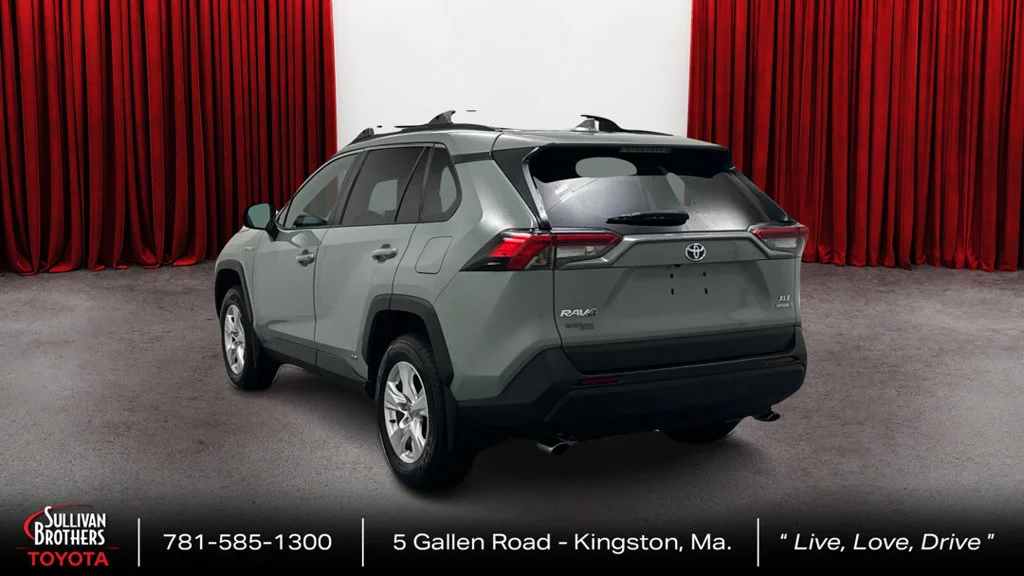 Certified Used 2021 Green Toyota XLE image 7