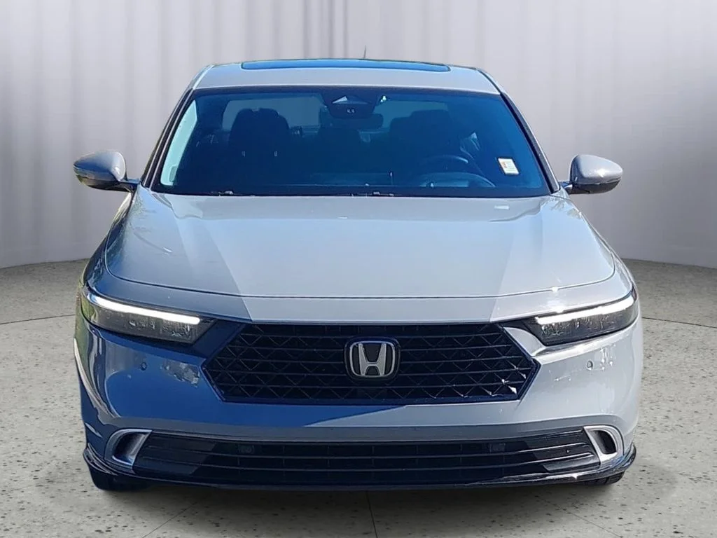 Used 2024  Honda Touring image 8